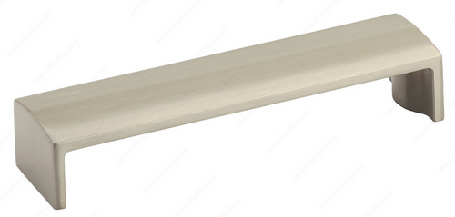 Richelieu Modern Metal Pull - 1703 - Brushed Nickel - 128 mm