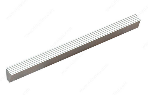 Richelieu Modern Aluminum Pull - 4670 - Aluminum - 160 mm