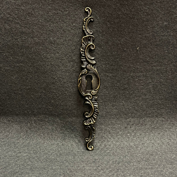 Keyhole Antique Brass
DL-P8148-148AB