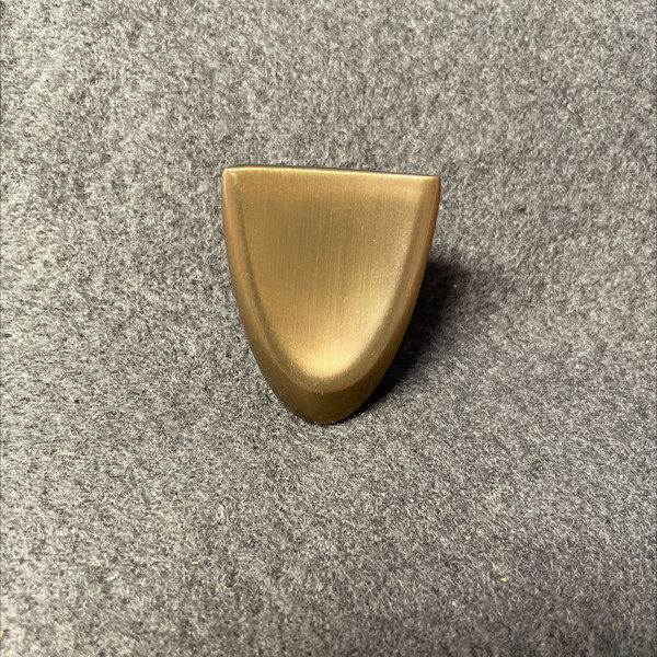 Brushed Brass Fingertip Knob
LQ-P03132-228-C