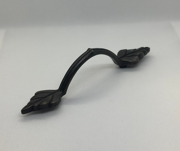 (12 Pack) 3" Leaf Pull Weathered Antique Bronze