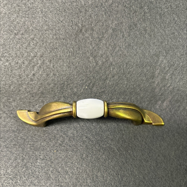 LQ-38100AEWT
3" Pull