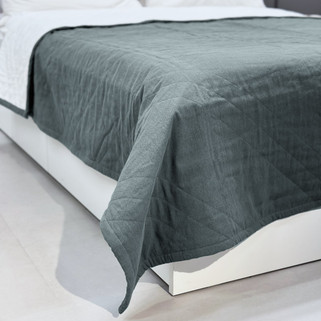 Organic cotton bed quilt and coverlet Organic cotton bed quilt and coverlet