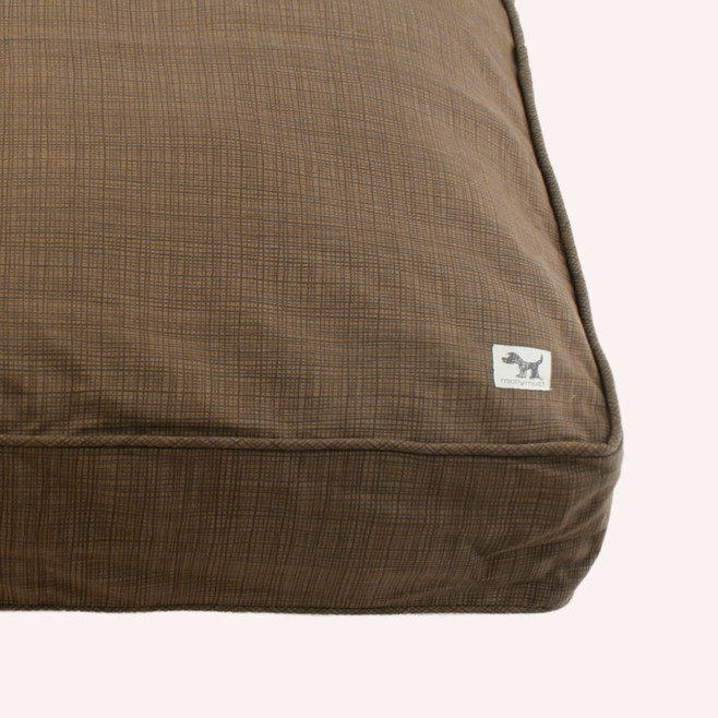 dark brown dog bed cover detail