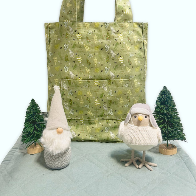 holiday print shopping tote