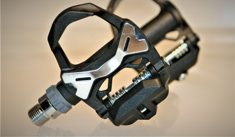 STRATICS CARBON PEDALS HELP YOU RIDE BETTER. 