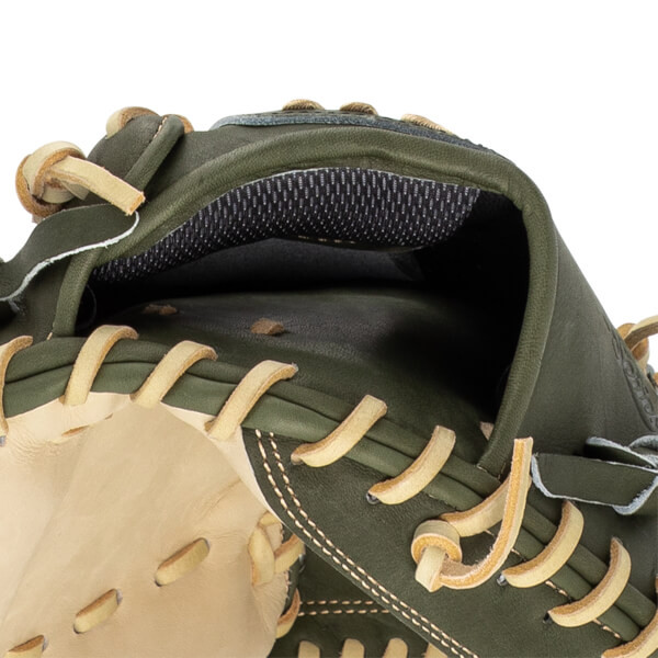 2025 Marucci CAPITOL SERIES V4 Baseball Catchers Mitt, 34 in Size