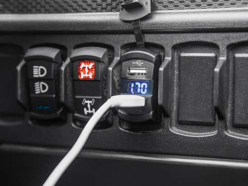 12 V UTV Voltmeter and Dual USB Charger