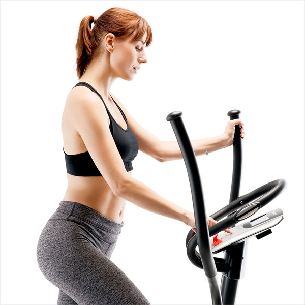 The Regenerating Magnetic Elliptical Trainer Machine Marcy ME-704  is a cardio device that is easy to use even while exercising