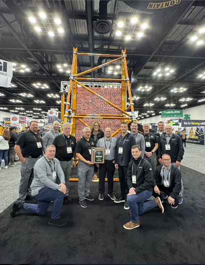 Photo of the Curtis and Paratech teams at FDIC in 2025