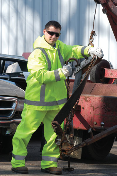 MCR Luminator 38 mm, PVC 3 Piece Class III Rainsuit Yellow with Silver Stripes- Size Large MCR Luminator 38 mm, PVC 3 Piece Class III Rainsuit Yellow with Silver Stripes- Size Large
