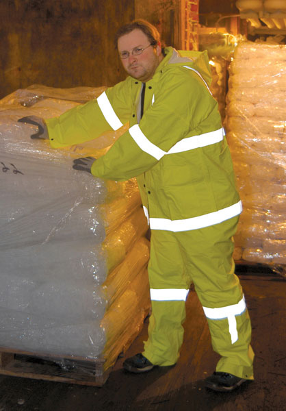 MCR Luminator 38 mm, PVC 3 Piece Class III Rainsuit Yellow with Silver Stripes- Size Large MCR Luminator 38 mm, PVC 3 Piece Class III Rainsuit Yellow with Silver Stripes- Size Large