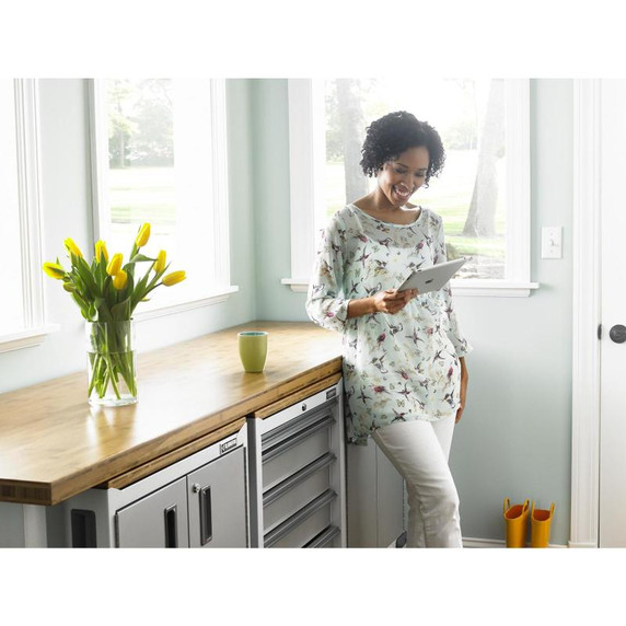 Gladiator® 30" (76.2 cm) Solid Shelf GAWA30SFRG