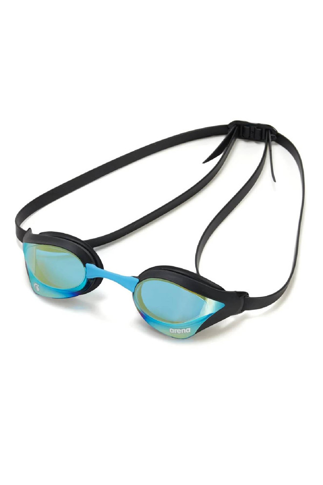 Streamline your vision in the water and avoid lense fog with the Cobra Core Swipe Mirror Goggle.

Features
Racing goggle
Swipe Anti-Fog technology
Exclusive Arena Diamonds collection
Details
 Fabric: 70% Polycarbonate / 20% Silicone / 10% Thermoplastic Elastomer
 Country of Origin: Imported