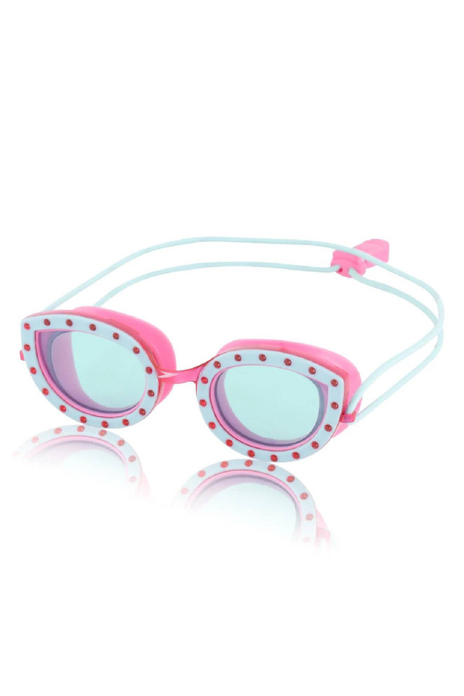 This goggle in a sunglasses-inspired design provides nonstop comfort and performance for all-day play. It features an easily adjustable bungee strap and anti-fog lenses with UV protection for clear underwater vision and to keep developing eyes safe.

Features and Benefits
UVA/UVB Polycarbonate lenses
Anti fog
Comfort bungee strap
Easy adjust toggle