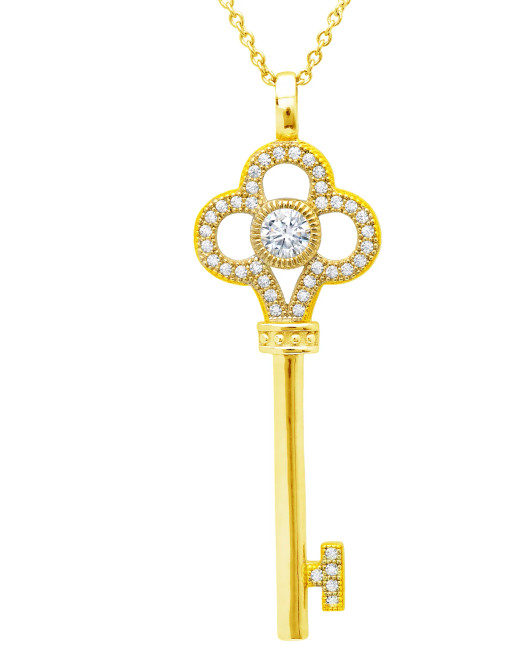 Crislu Clover Key Pendant in Yellow Gold