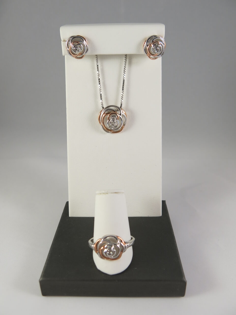 Hot diamonds eternal rose necklace Clearance