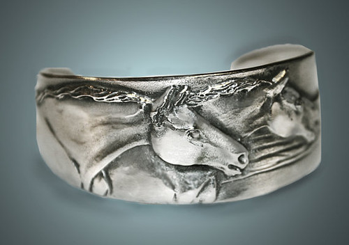 Horse bracelets, Two Horses narrow cuff bracelet in silver-pewter handmade by the artist USA