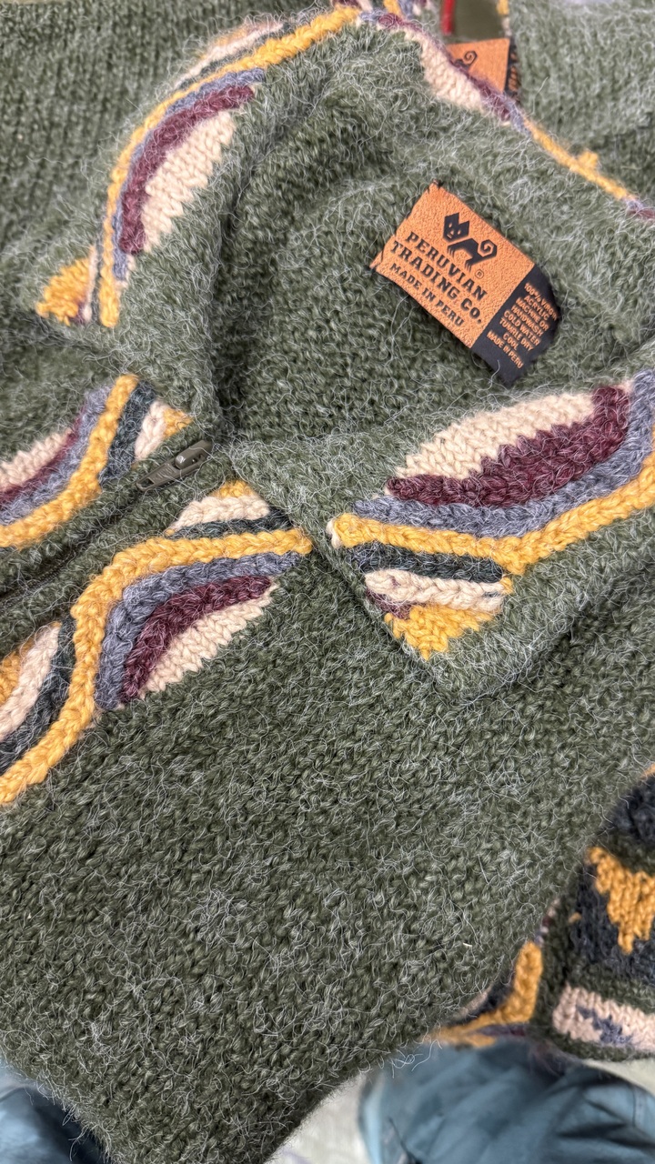 Hand knit Sweater / Green / Peruvian Trading company - Farm Diggity