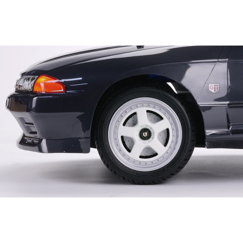 Carisma M48S Nissan Skyline GT-R Nismo R32 1/8 On-Road Car, RTR