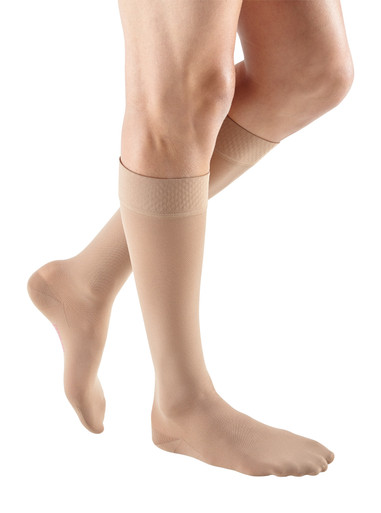 Medi Plus Knee High Extra Wide w/ Beaded Silicone Band 20-30mmHg
