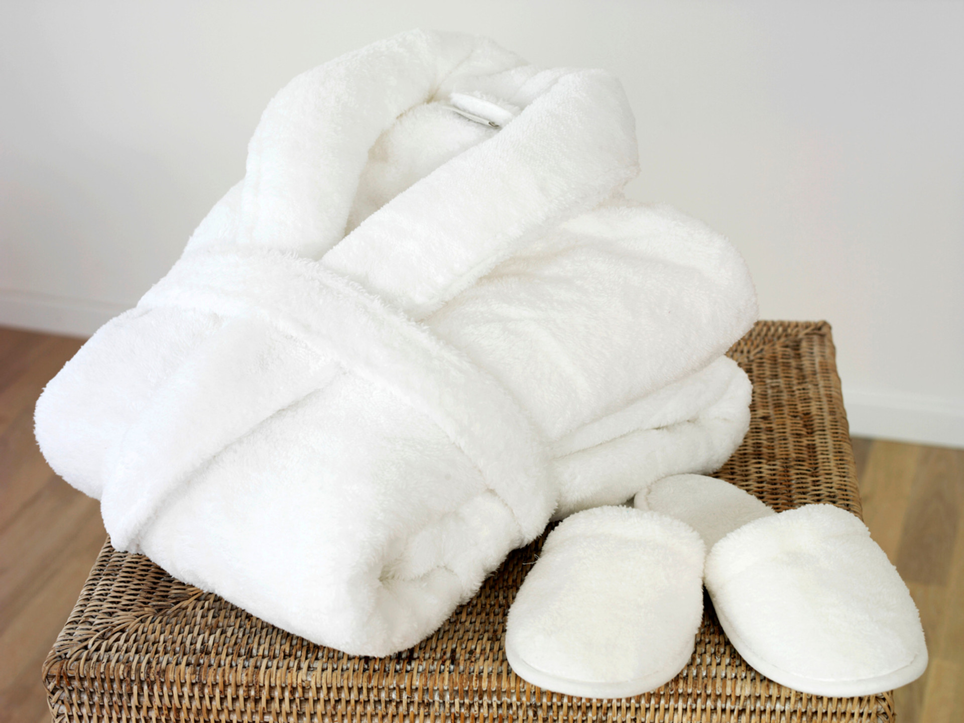 24X50 Wholesale White Grooming Towels - Towel Super Center