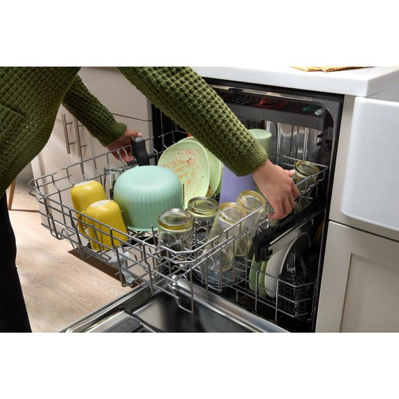 Whirlpool® 24” Stainless Steel Dishwasher with AI Intelligent Wash - 47 dBA WDT750SAKW
