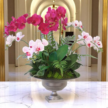 Why Designers Choose Custom Faux Floral Arrangements Instead of Ready-Made Décor