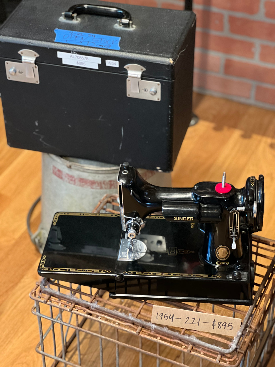 1954 Singer Featherweight (221)