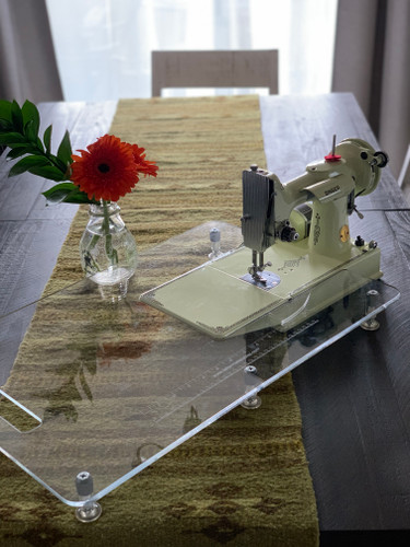 Sewing machine extension table