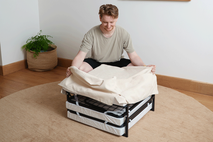 Unfolding Bed