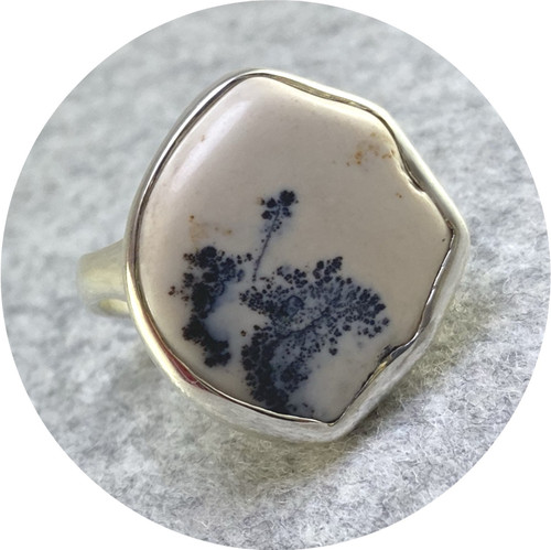 Leonie Simpson - 'Merlinite Stone Set Ring', 925 silver, merlinite P Leonie Simpson - 'Merlinite Stone Set Ring', 925 silver, merlinite P
