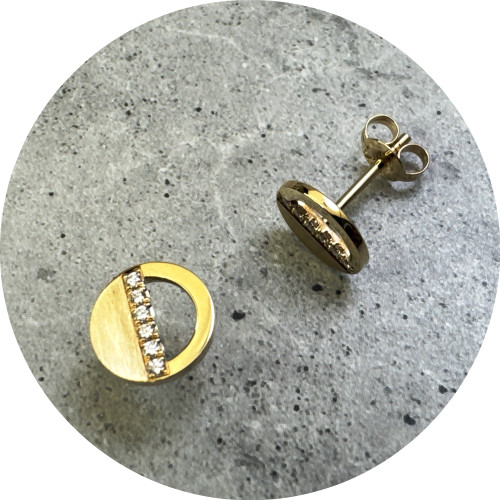 Angela Natalier - All In a Row Traverse Studs, 9 Yellow Gold, Diamond