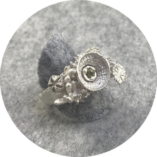 Manuela Igreja - Enchanted Forest Ring White Sterling Silver with Sapphire from Queensland Manuela Igreja - Enchanted Forest Ring White Sterling Silver with Sapphire from Queensland