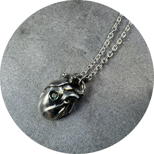 ANT HAT - Anatomical Heart Pendant, Sterling Silver, Emerald, 50cm