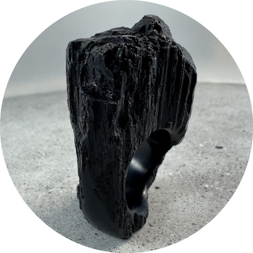 Simon Williams - 'Tourmaline' Ring Black, Resin, Size X