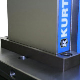 Kurt CTHDL6J-CONVKIT hard jaw conversion kit mounted on cluster tower base for single-station vise setup