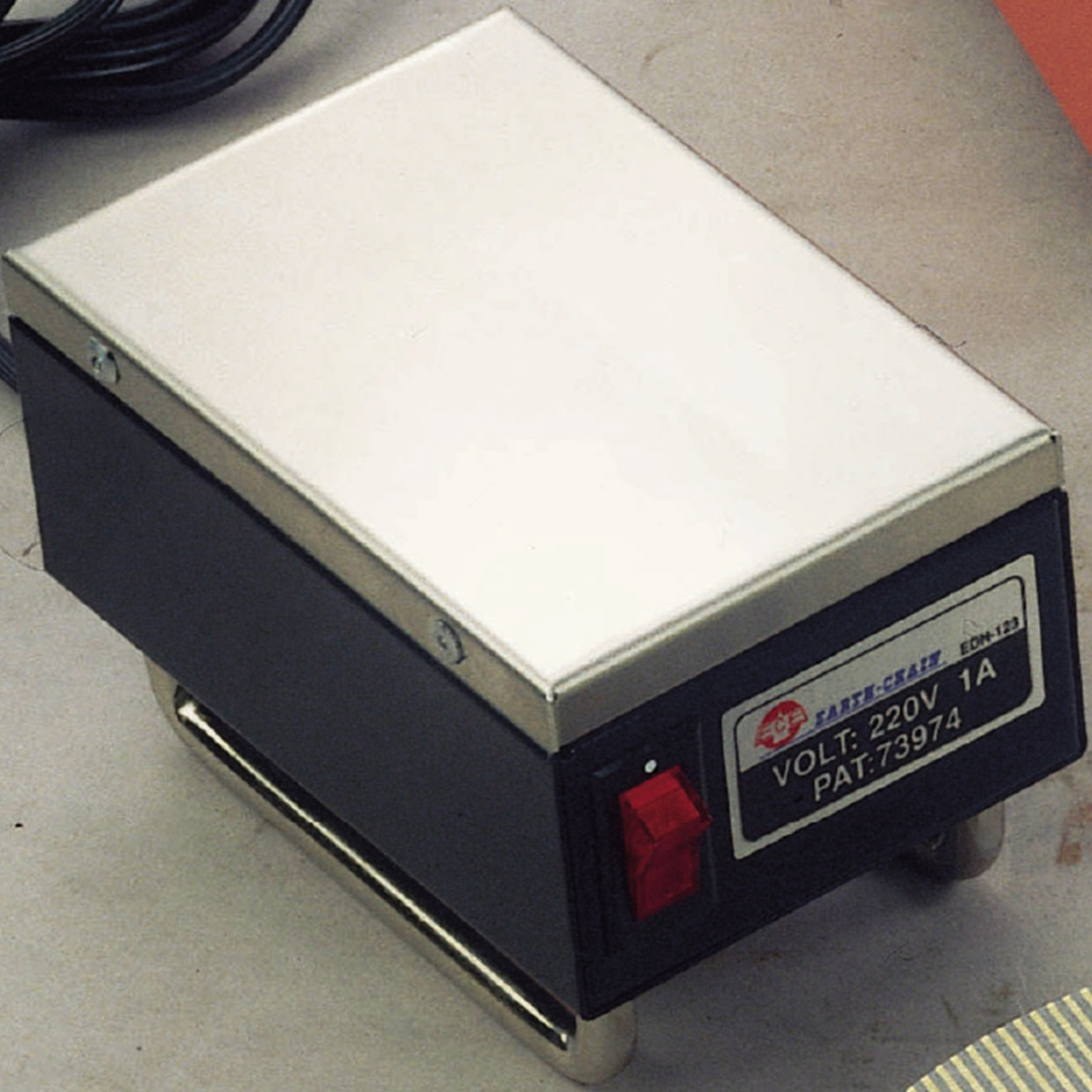 Techniks EDH-123-110 | AC 110V Power Supply x 110V Capacity Demagnetizer