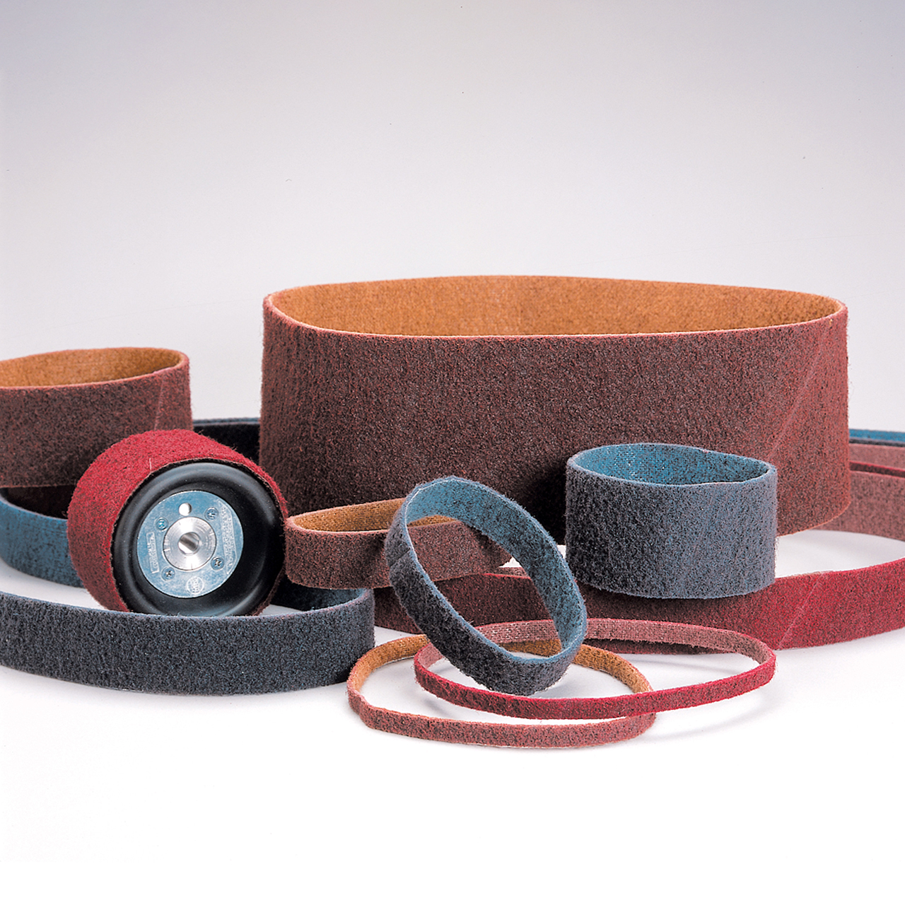 3M 7000121946 | 15.500" OAL Aluminum Oxide Surface Conditioning RC Belt