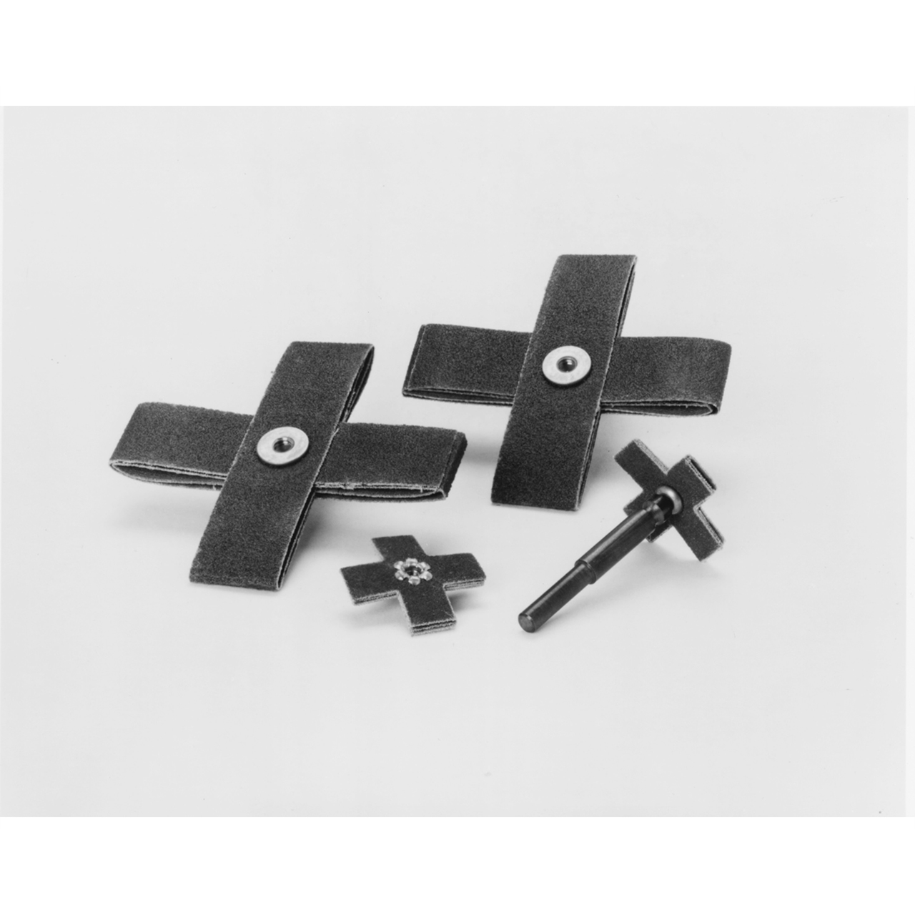3M 7100105467 | 723397 2.000" Thickness x 0.500" OAL x 80 Grit Aluminum Oxide Cross Pad