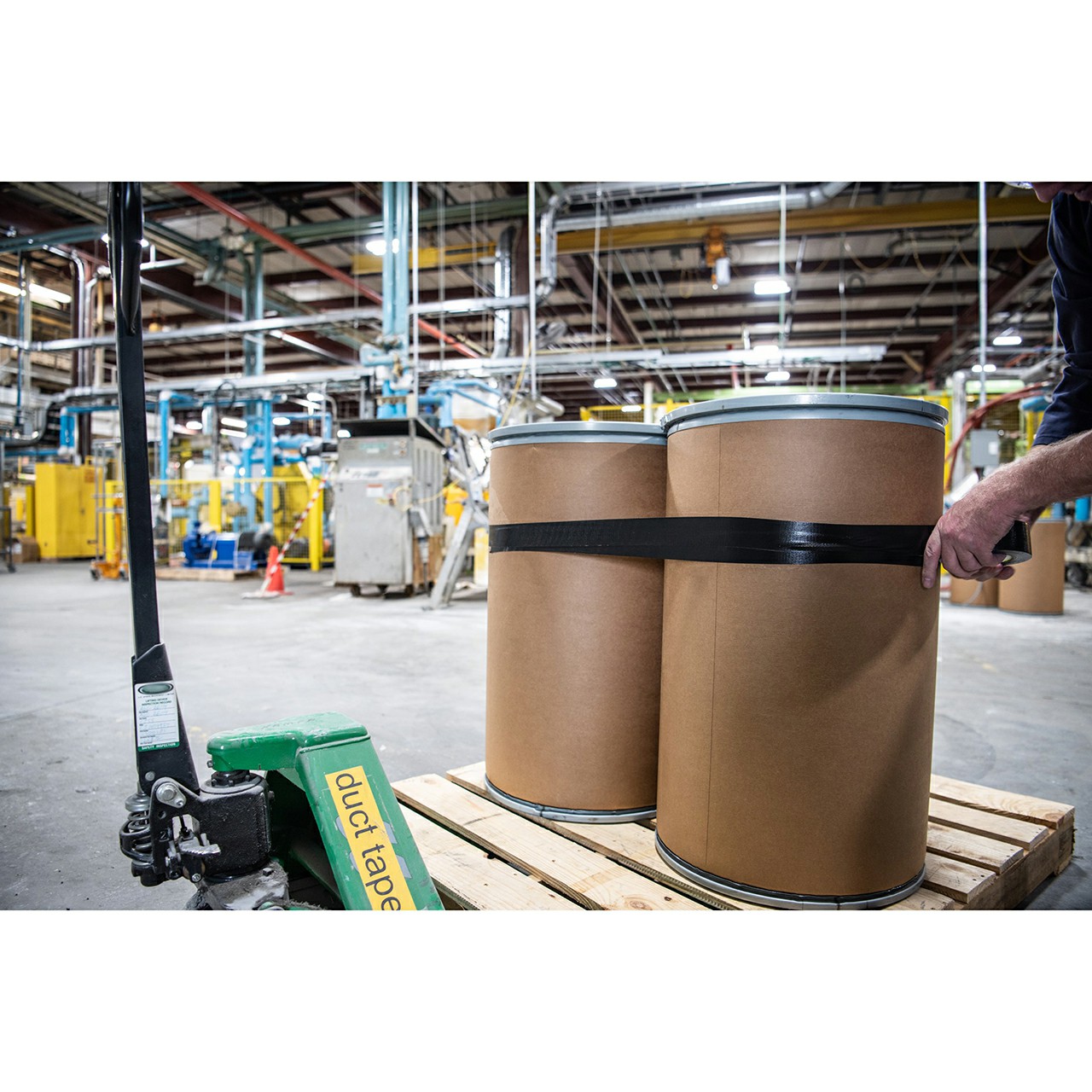 3M 7100270253 | 59.93 yd x 5.669" Width x 11.0 mil Thickness Duct Tape