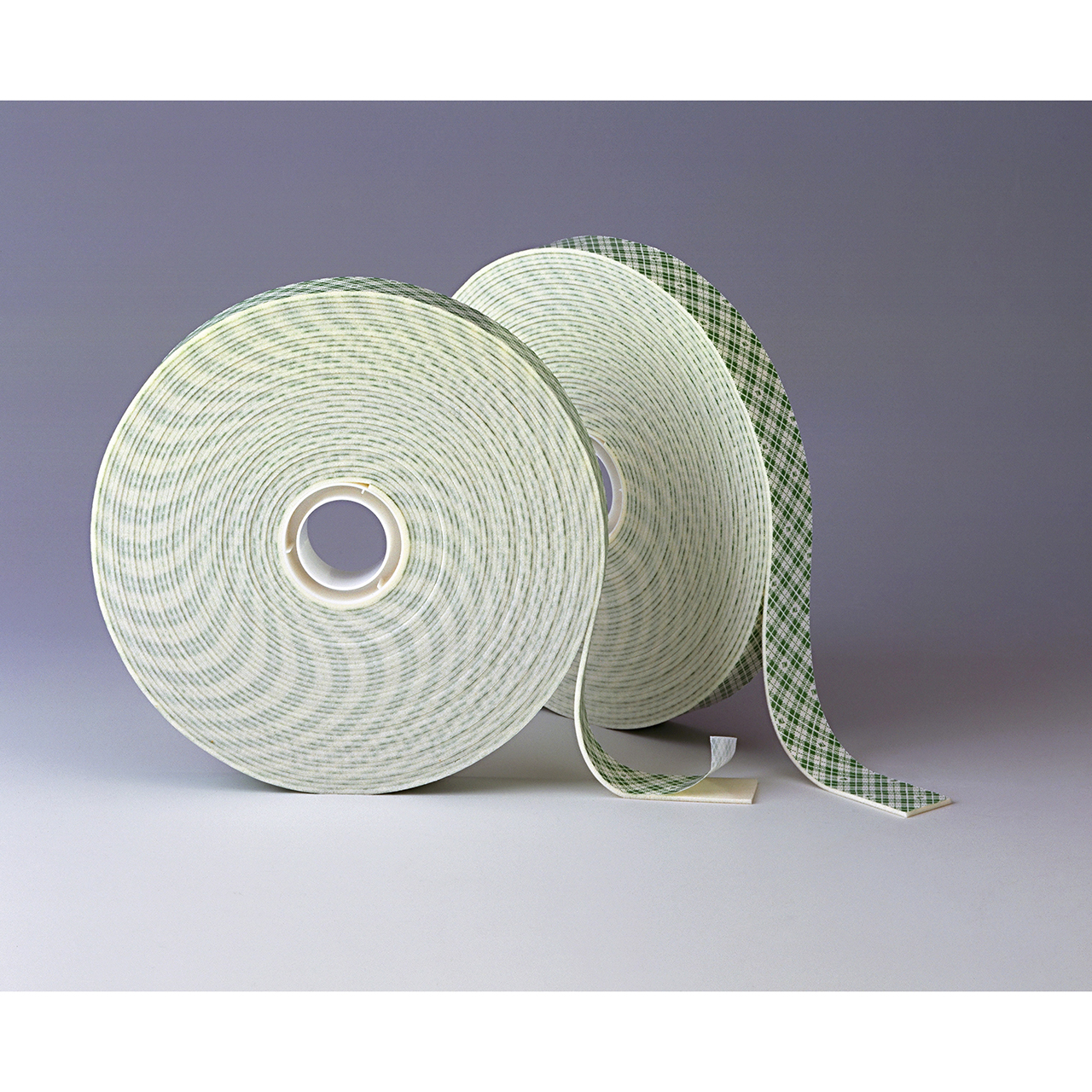 3M 7000123340 | 36.000yd Overall Length x 1.000" Width x 55.850mil Baking Thickness Urethane 4026 General Purpose Foam Tape - Off-white