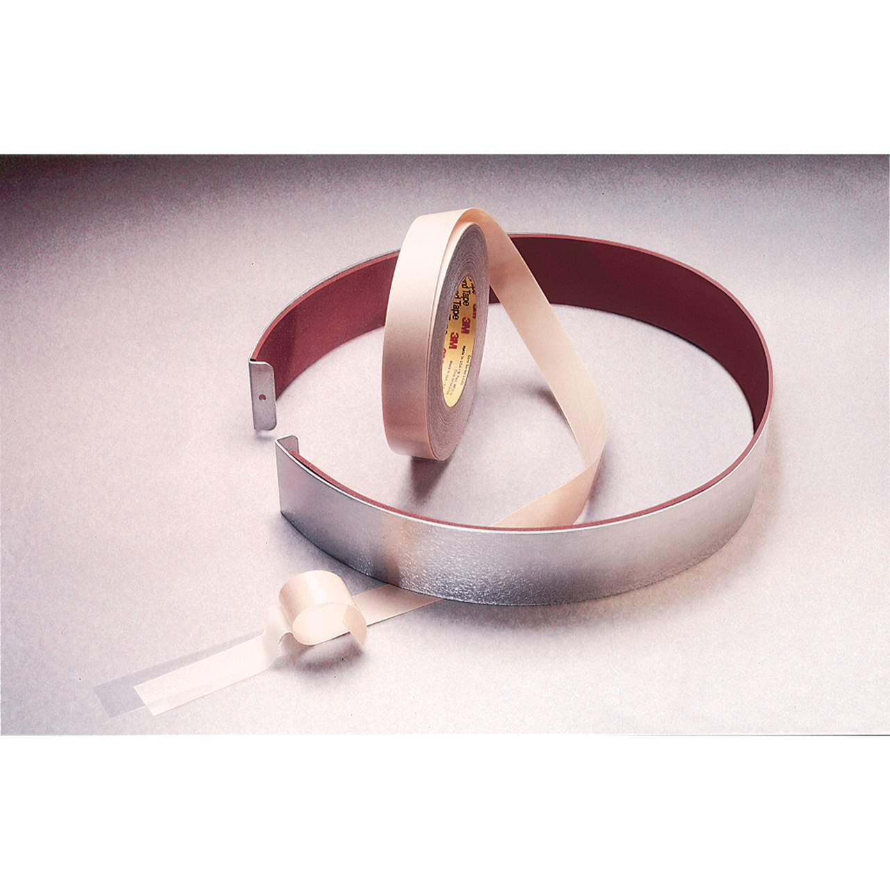 3M 7000049118 | 3.000" Size x 108.000yd Overall Length x 38.000" Width x 0.095mil Baking Thickness 9731 Splicing & Tabbing Tape - Transparent