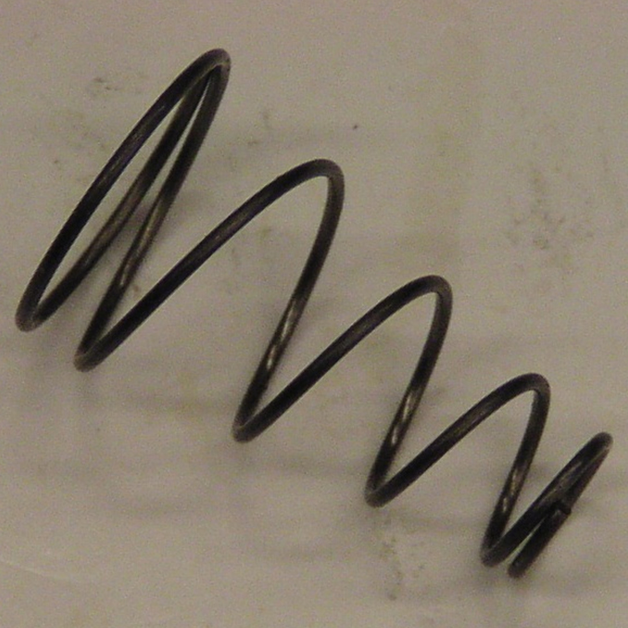 3M 7000119110 | 06554 5/8" Length x 3-1/4" Width Taper Spring