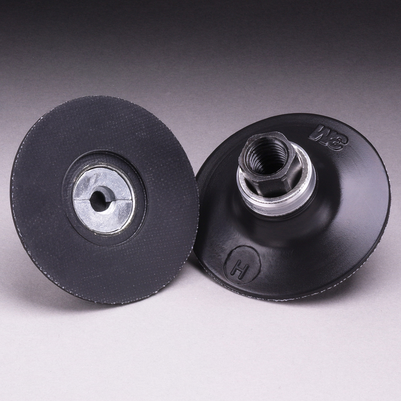 3M 7100030138 | 82879 Roloc 3" Diameter x 5/8"-11 Thread x 15000 RPM TR Disc Pad