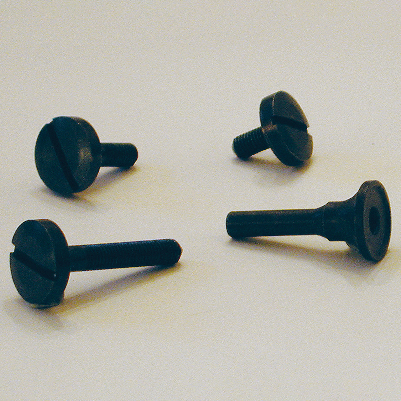 3M 7010330494 | 718370 Standard Abrasives 1/4" Shank x 4.0 in Length Specialty Mandrel