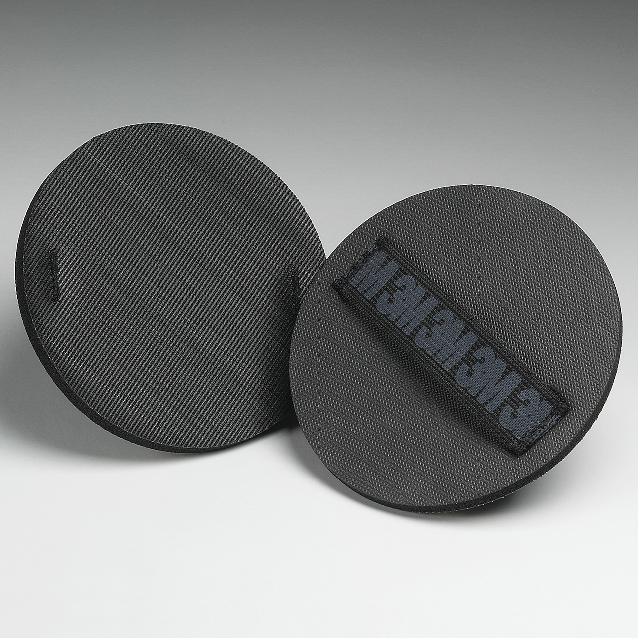3M 7100005515 | 77752 Hookit 5" Diameter x 1/4" Thickness Disc Hand Pad