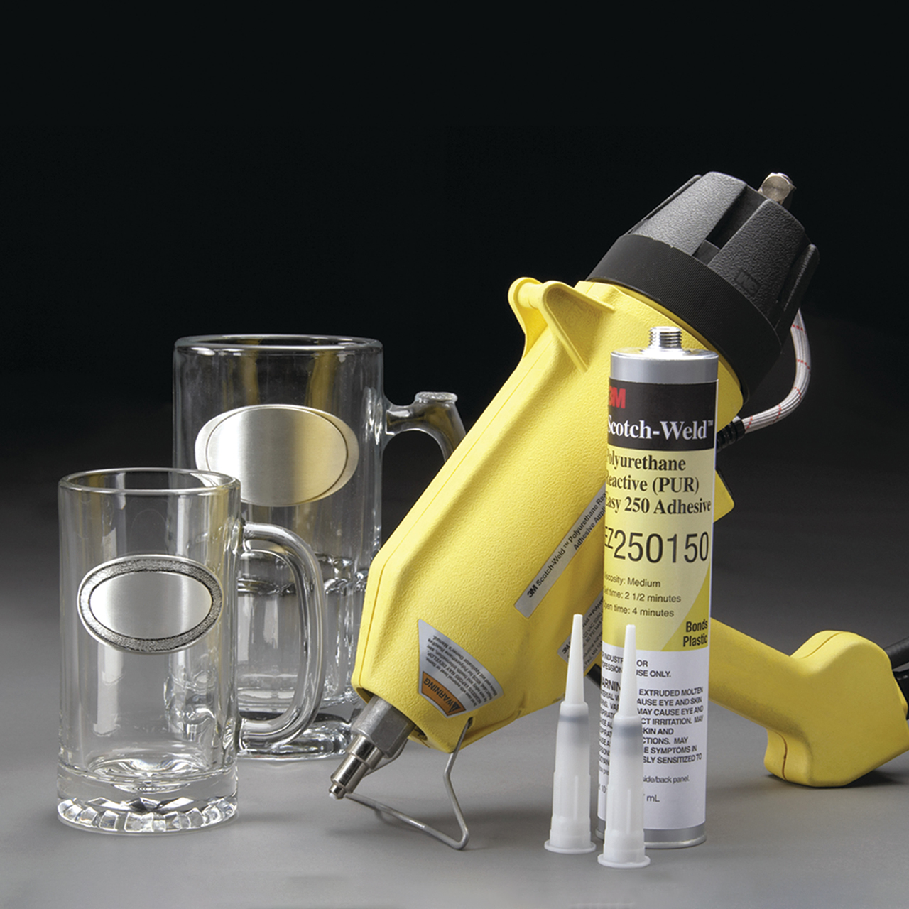 3M 7010295325 | Scotch-Weld EZ250150 4.4 lbs. White PUR Adhesive