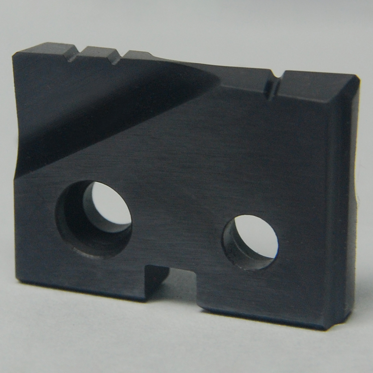 YG1 SF05108 | 1.1300" Diameter x 0.1875" Thickness 180 Degree Included Angle TiN Coated SF05 Series Flat Bottom Spade Drill Insert