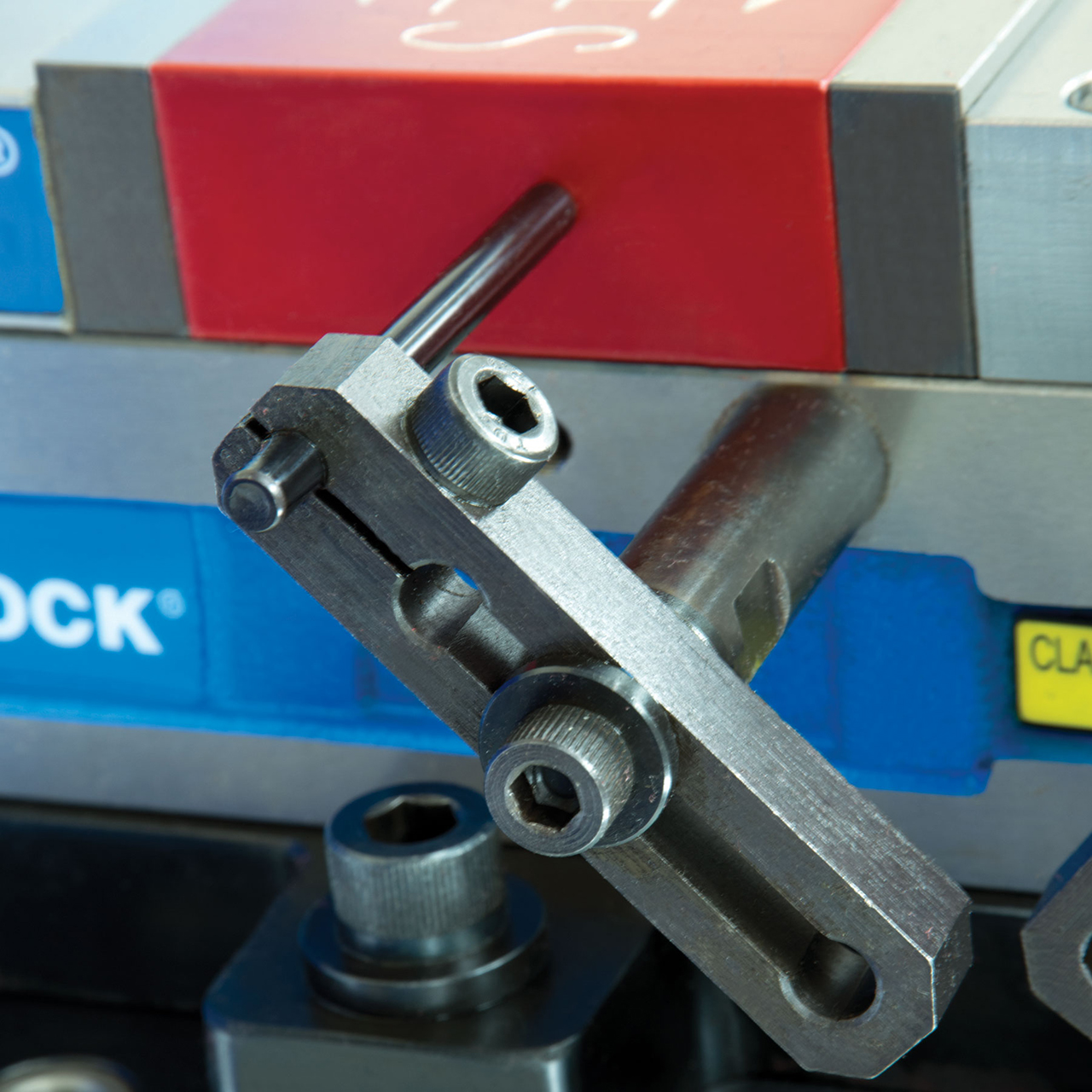 Kurt 6AWSM-KIT | 6" Size Adjustable Metric Workstop Kit